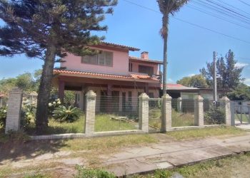Casa à venda com 258m², 4 quartos, 4 suítes no bairro Remanso em Xangri-Lá