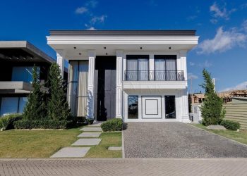 Casa em Condomínio à venda com 459m², 5 quartos, 5 suítes, 2 vagas no bairro Condomínio Sense em Xangri-Lá