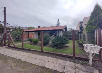 Casa à venda com 162m², 3 quartos, 1 suíte, 2 vagas no bairro Atlântida em Xangri-Lá