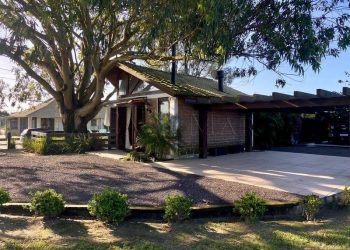 Casa à venda com 180m², 3 quartos, 1 suíte, 2 vagas no bairro Noiva do Mar em Xangri-Lá