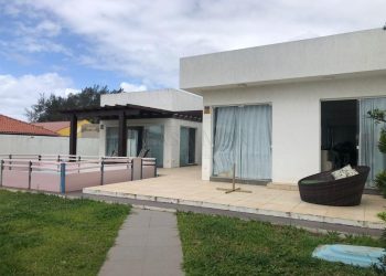 Casa para comprar ou alugar com 111m², 1 quarto, 1 suíte, 2 vagas no bairro Noiva do Mar em Xangri-Lá