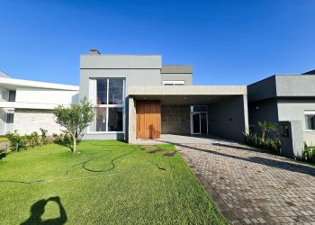 Casa em Condomínio à venda com 250m², 4 quartos, 4 suítes, 2 vagas no bairro Condomínio Riviera em Xangri-Lá