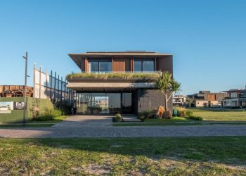 Casa em Condomínio à venda com 444m², 6 quartos, 6 suítes, 4 vagas no bairro Condomínio Los Cobos em Xangri-Lá