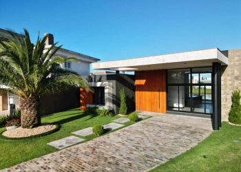 Casa em Condomínio à venda com 238m², 4 quartos, 4 suítes, 2 vagas no bairro Condomínio Riviera em Xangri-Lá