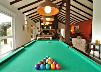 Casa para comprar ou alugar com 400m², 3 quartos, 1 suíte, 2 vagas no bairro Atlântida em Xangri-Lá