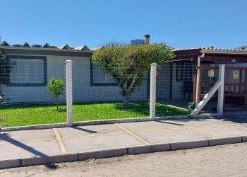 Casa à venda com 132m², 3 quartos, 1 suíte, 1 vaga no bairro Noiva do Mar em Xangri-Lá