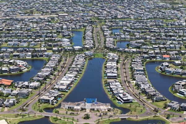 Casa em Condomínio à venda com 949m², 6 quartos, 6 suítes, 4 vagas no bairro Condomínio Enseada Lagos em Xangri-Lá - Foto 3