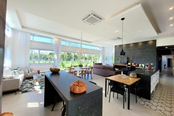 Casa à venda com 270m², 4 quartos, 4 suítes, 2 vagas no bairro Atlântida em Xangri-Lá - Foto 4