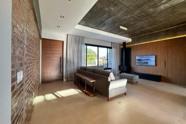 Casa à venda com 260m², 5 quartos, 4 suítes, 2 vagas no bairro Atlântida em Xangri-Lá - Foto 4