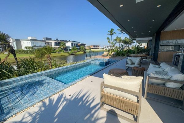 Casa em Condomínio à venda com 490m², 5 quartos, 5 suítes, 2 vagas no bairro Condomínio Sense em Xangri-Lá - Foto 4