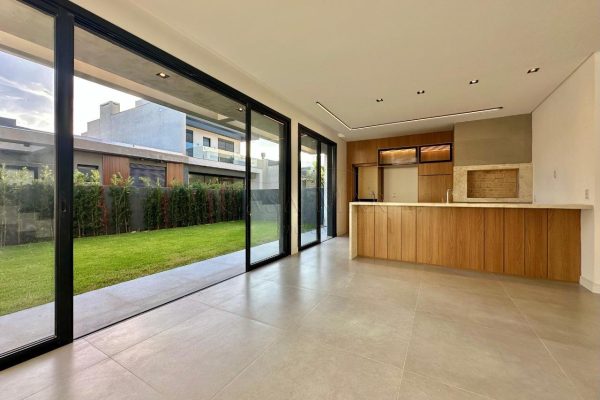 Casa em Condomínio à venda com 240m², 5 quartos, 5 suítes, 2 vagas no bairro Condomínio Blue em Xangri-Lá - Foto 3