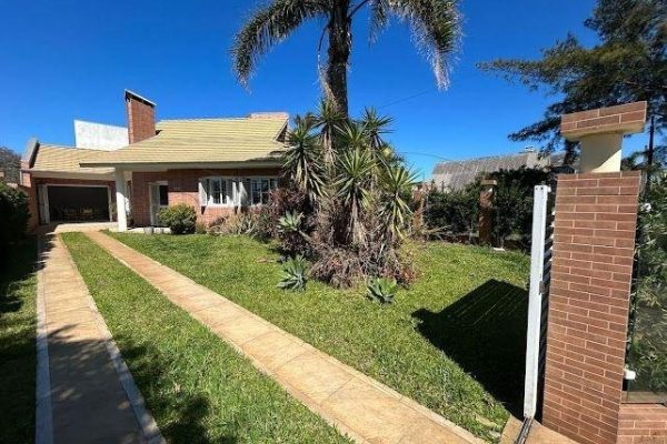 Casa à venda com 138m², 3 quartos, 1 suíte, 3 vagas no bairro Centro em Xangri-Lá - Foto 2