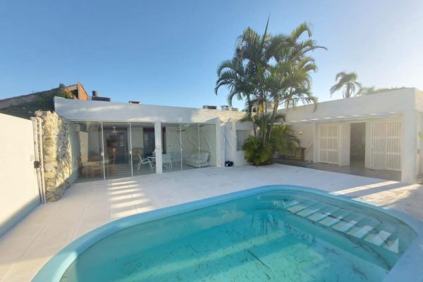 Casa à venda com 313m², 4 quartos, 4 suítes, 2 vagas no bairro Atlântida em Xangri-Lá - Foto 2