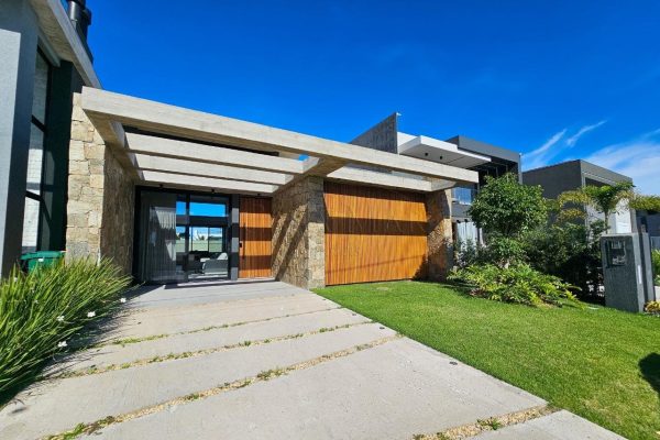 Casa em Condomínio à venda com 150m², 4 quartos, 4 suítes, 2 vagas no bairro Condomínio Sunset em Xangri-Lá - Foto 4