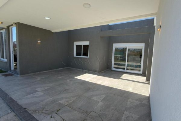 Casa à venda com 138m², 3 quartos, 1 suíte, 2 vagas no bairro Arpoador em Xangri-Lá - Foto 3