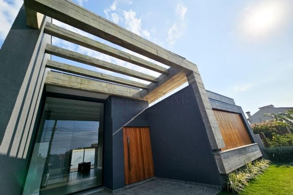 Casa à venda com 220m², 4 quartos, 2 suítes, 2 vagas no bairro Centro em Xangri-Lá - Foto 5