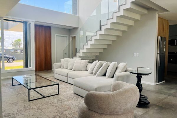 Casa em Condomínio à venda com 212m², 4 quartos, 4 suítes, 2 vagas no bairro Condomínio Sunset em Xangri-Lá - Foto 2