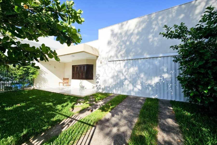 Casa à venda com 167m², 3 quartos, 2 suítes, 2 vagas no bairro Noiva do Mar em Xangri-Lá - Foto 1