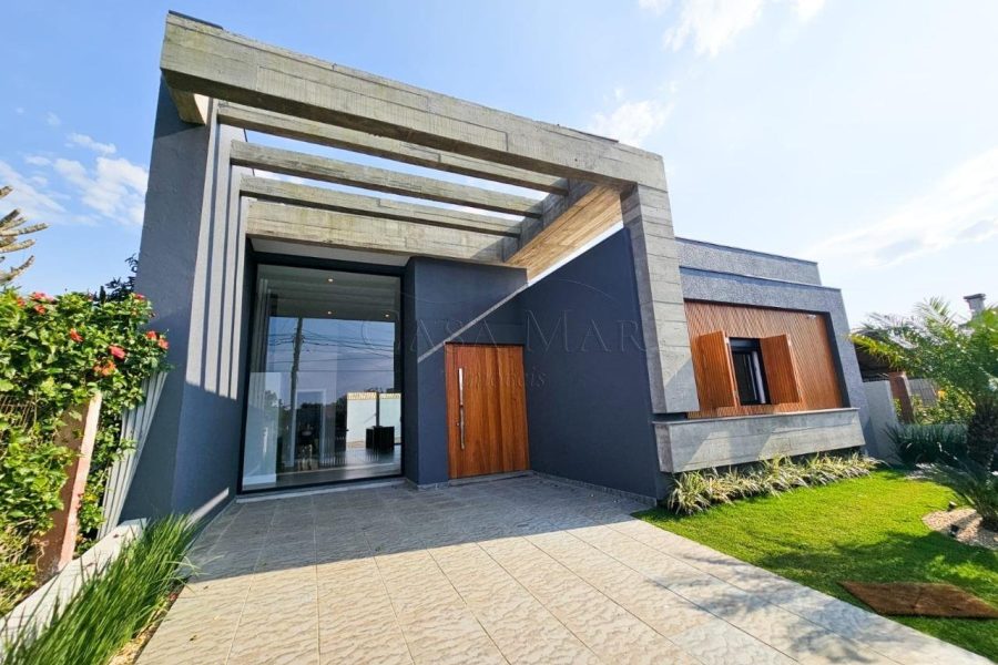 Casa à venda com 220m², 4 quartos, 2 suítes, 2 vagas no bairro Centro em Xangri-Lá - Foto 1